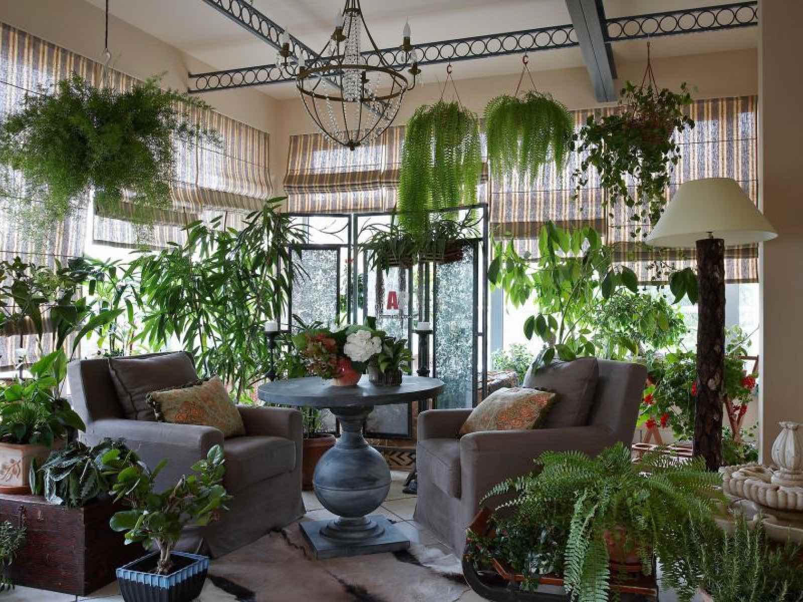 option for applying bright ideas for decorating a winter garden in a house