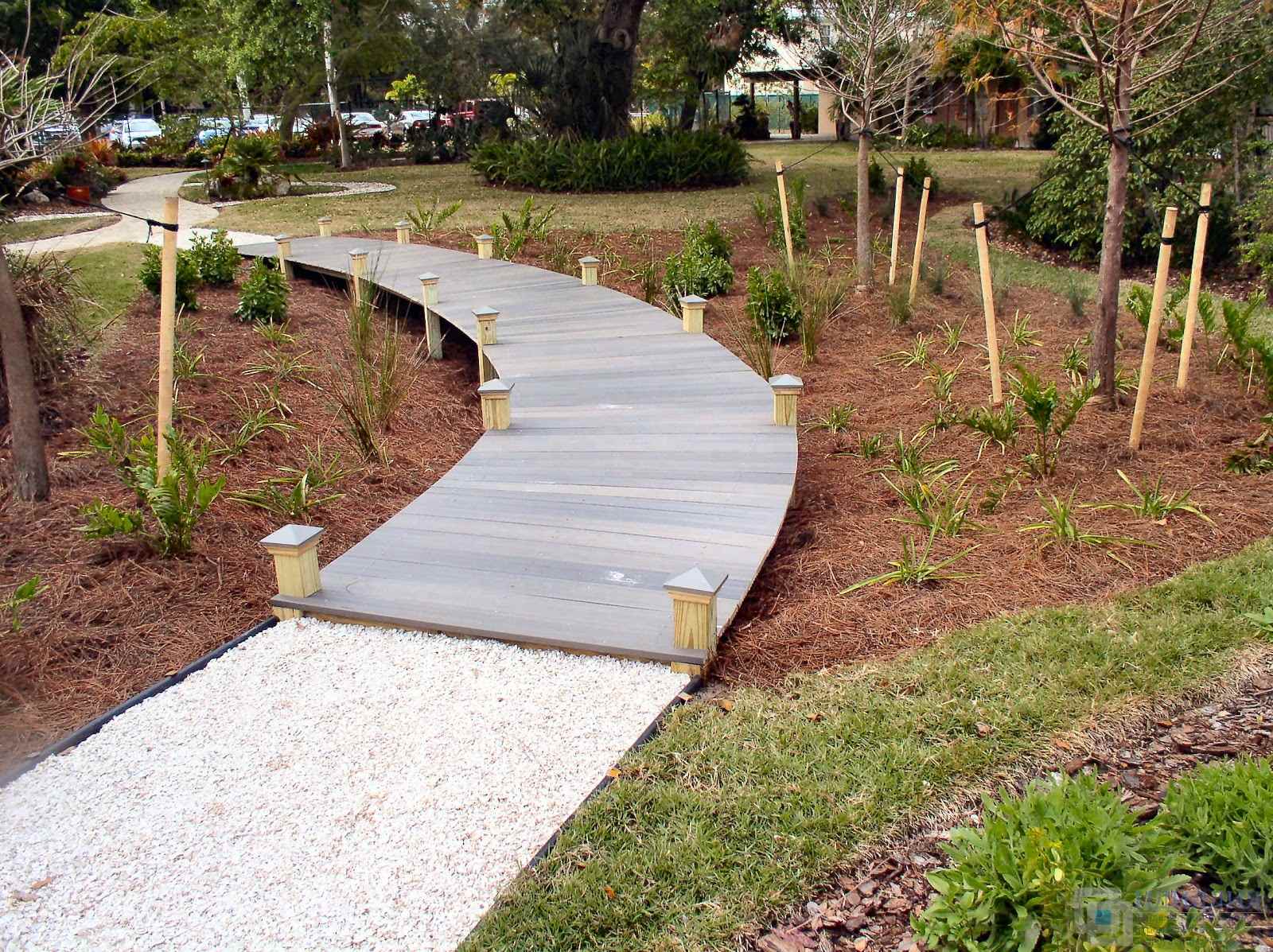 the idea of ​​applying beautiful garden paths in landscaping