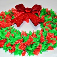 the idea of ​​using a beautiful DIY Christmas wreath decor photo