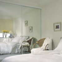 design of a small bedroom with mirrors