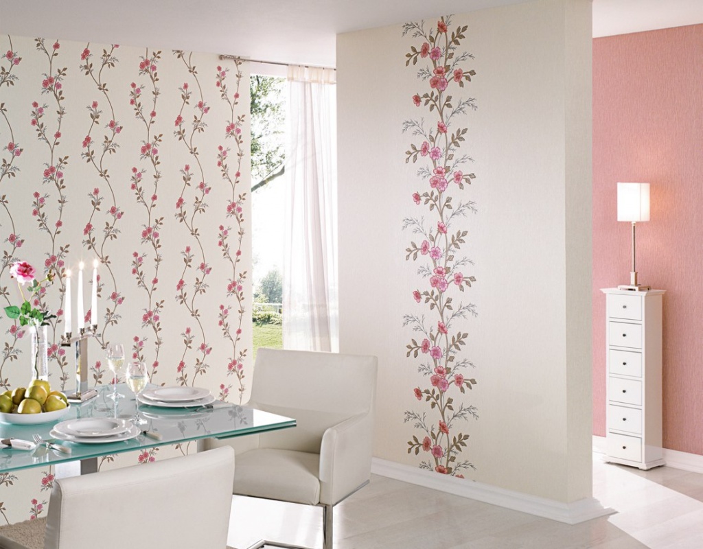 floral print on the wallpaper
