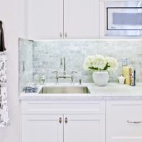 design di piastrelle bianche in cucina