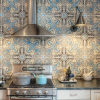 tile design in the kitchen