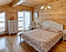 chambre dans une maison en bois