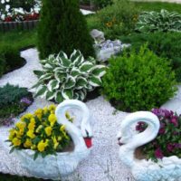 garden plot of 4 acres of subtlety landscape design flower beds