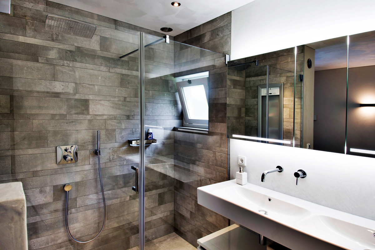 bathroom options with shower