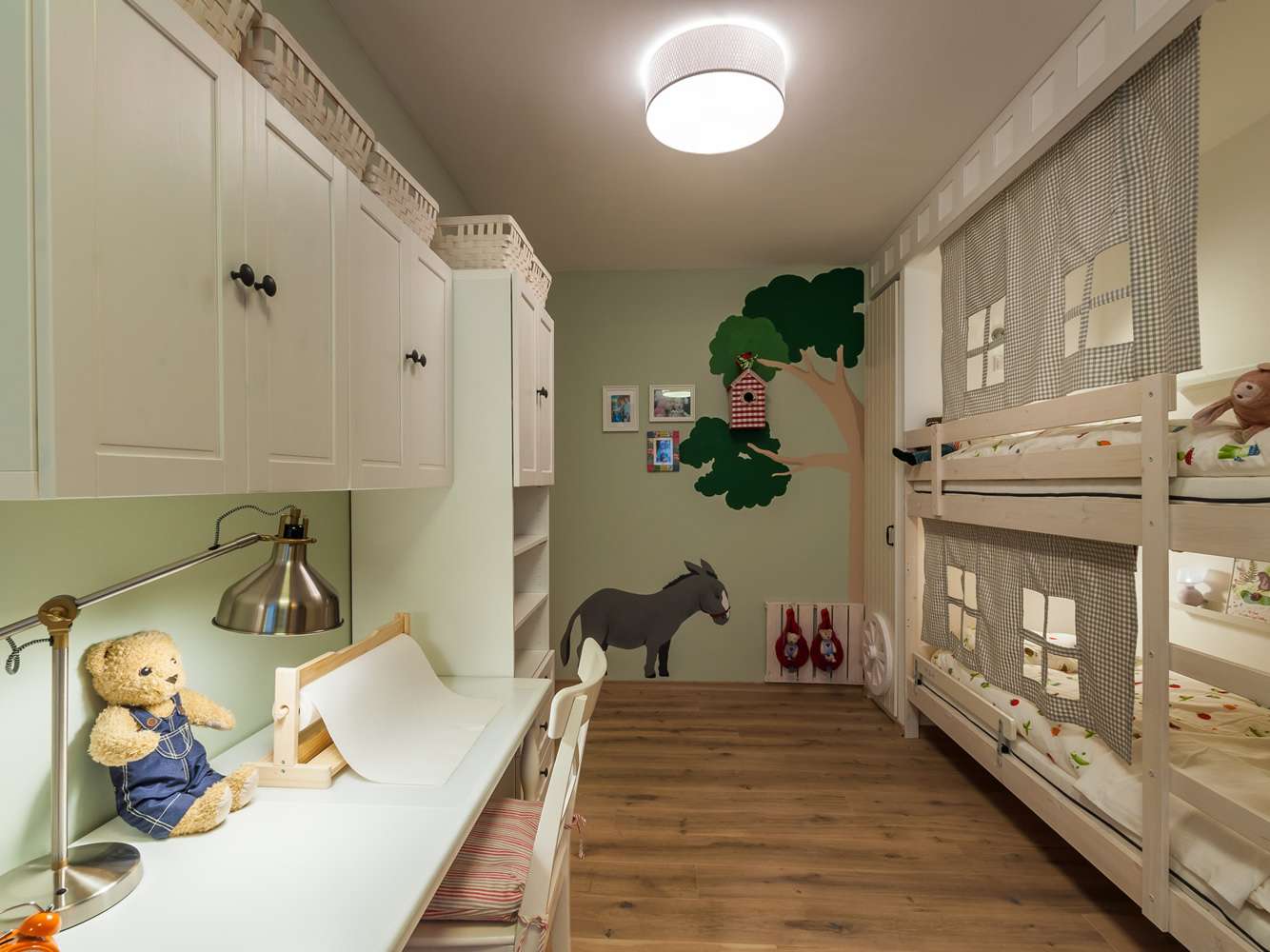 interior photo of a nursery for heterosexual children