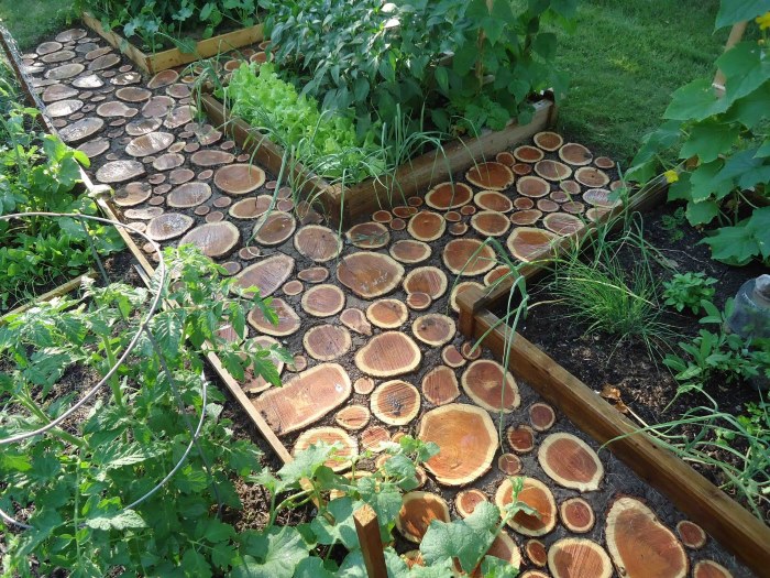 Garden path made of wood cuts