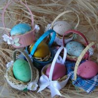 DIY miniature Easter baskets
