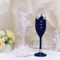 the idea of ​​a light design style wedding glasses picture