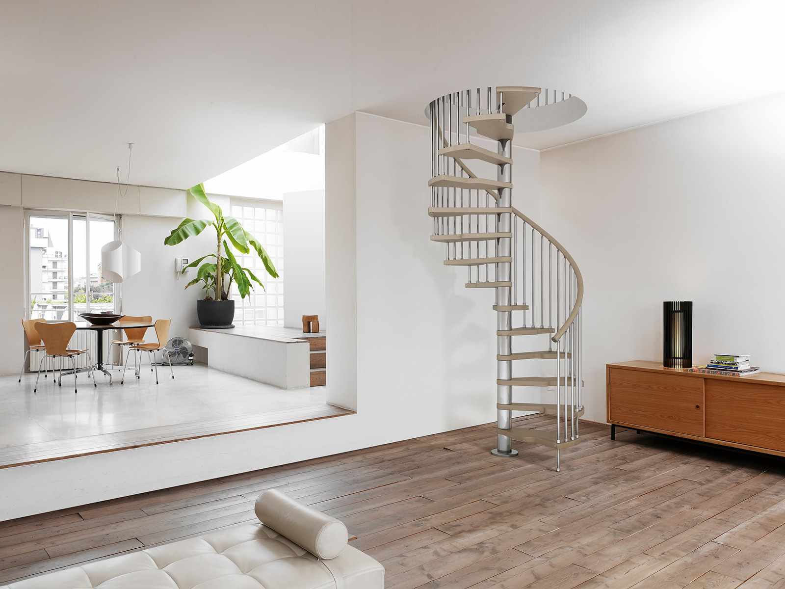 the idea of ​​an unusual style of stairs