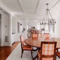 the idea of ​​combining an unusual peach color in the interior of an apartment picture