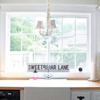 an example of a bright window decor in the kitchen picture