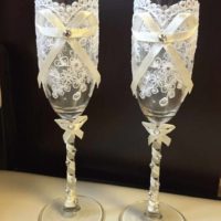 the idea of ​​an unusual design style wedding glasses picture