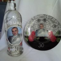 Decoupage bottles as a gift to a man