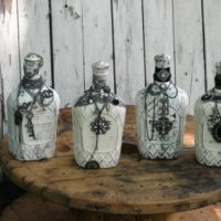 Painting bottles as a gift to a man