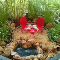 Do-it-yourself corner for relaxing in the garden