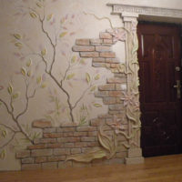 Décoration murale du hall d'entrée avec moulage en stuc