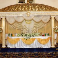Oriental style wedding table decoration