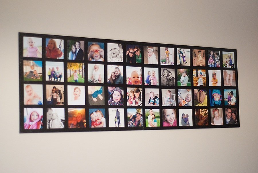„Pasidaryk pats“ skydelis iš nuotraukų ant svetainės kambario sienos