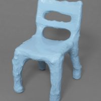 Chaise haute bricolage en papier mâché