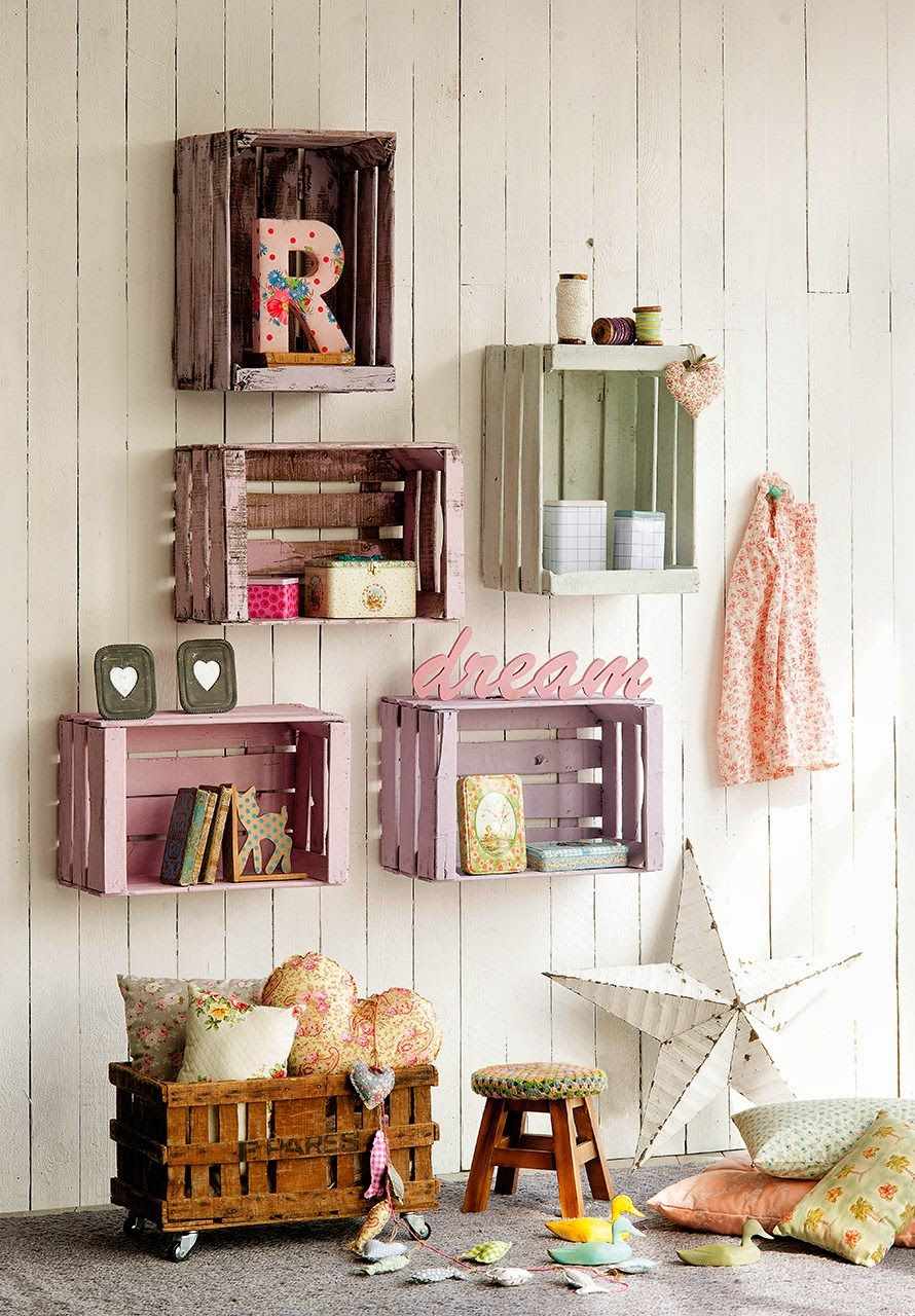 idea of ​​a bright decor of shelves