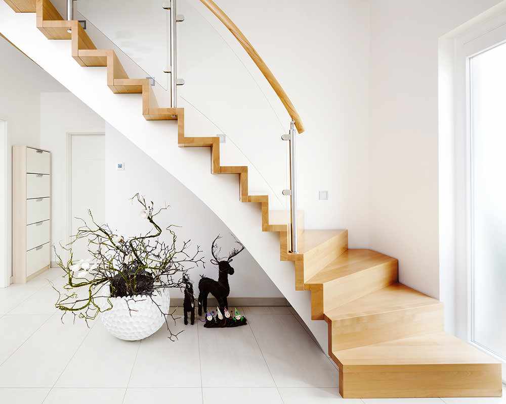version du style inhabituel des escaliers dans une maison honnête