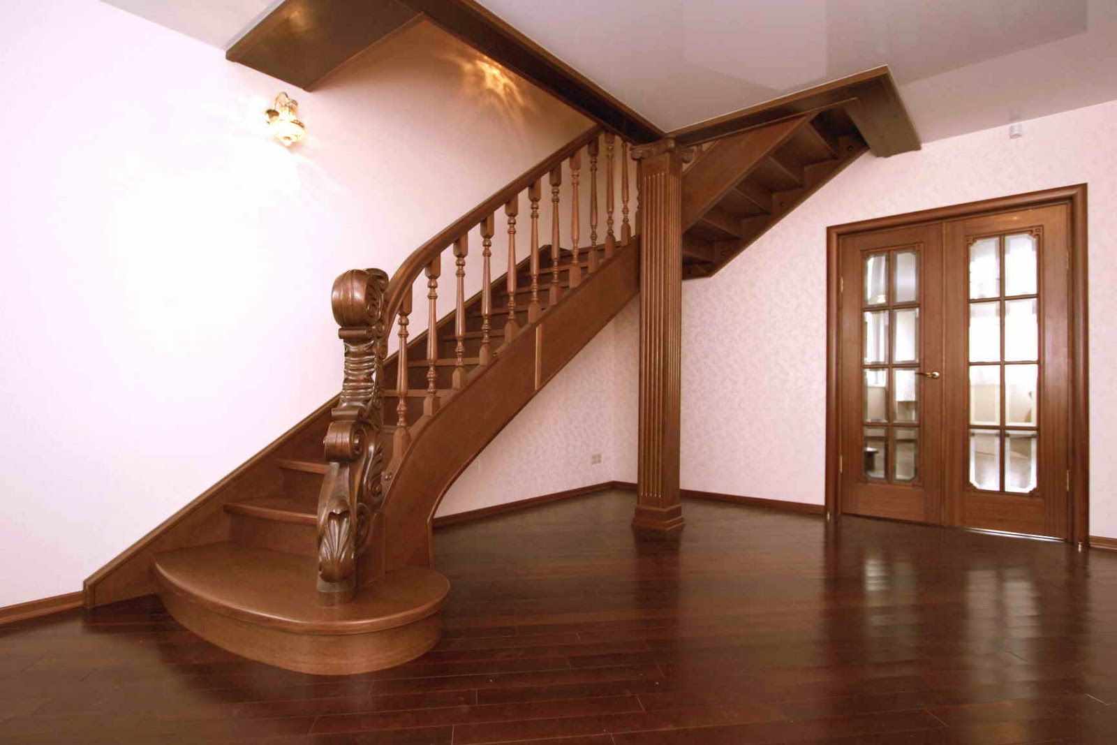 Exemple de conception d'escalier lumineux