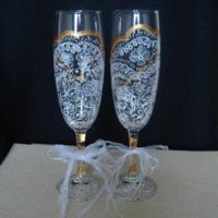 variant of bright decoration of the design of wedding glasses picture