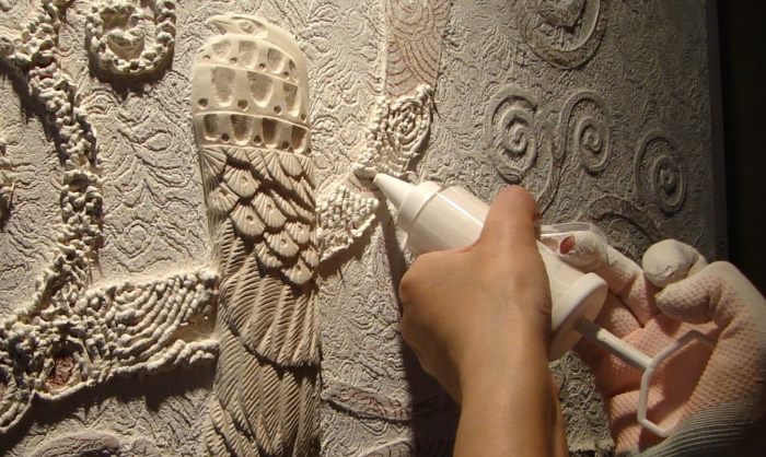 Making panels from textured plaster do-it-yourself
