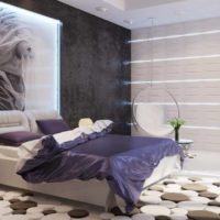 Un esempio di un'immagine insolita del design in stile camera da letto