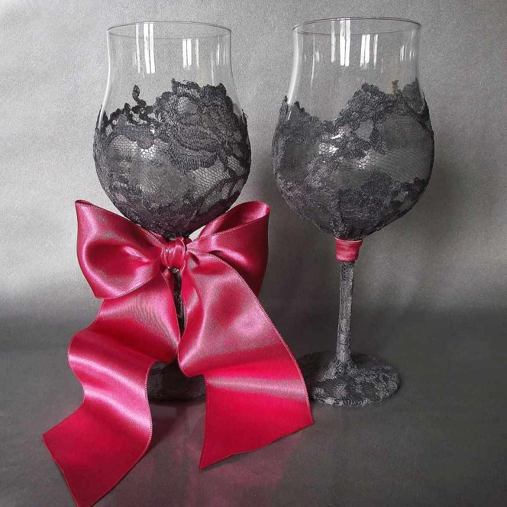 variant of the unusual design of the style of wedding glasses