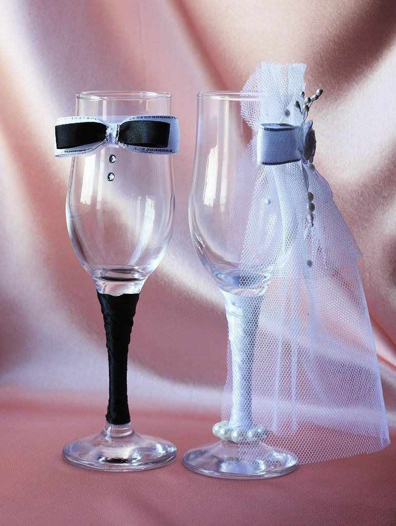 Un exemple de design de style vif pour les lunettes de mariage