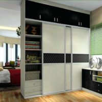 the idea of ​​using partitions in the decor of the room photo