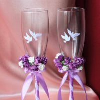 the idea of ​​a beautiful decoration of the style of wedding glasses picture