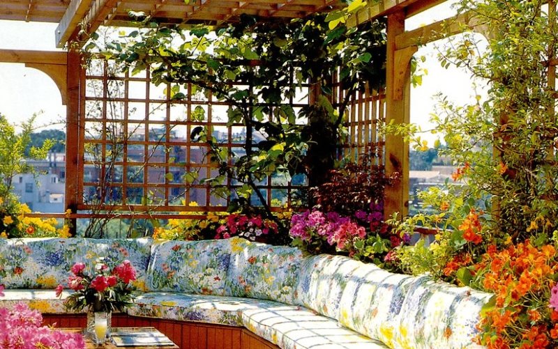 Decorating the interior of the gazebo with flowering plants