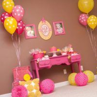 Girl's birthday room