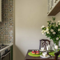 Tile and painting in the design of kitchen walls