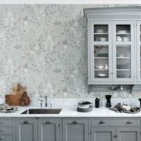 Floral wallpaper in the design of kitchen walls
