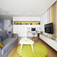 Bright colors in the design of a studio apartment