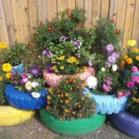 Decorative flowerbed from old tires
