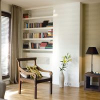 Niches for books in the living room of a residential building