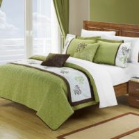 Textile olive color in the decoration of the bedroom