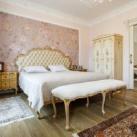 Classic motifs in bedroom decoration