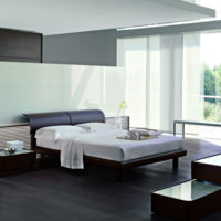 Camera da letto fai-da-te in stile minimalista.