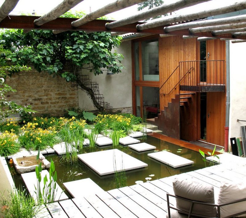Chinese style patio design
