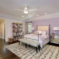 Painting the walls in the bedroom in lavender color