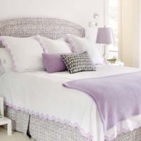 Decorating the bedroom with lavender objects