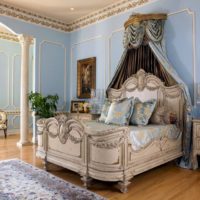 Moldings in the bedroom of a country house