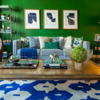 Green color in the design of the living room